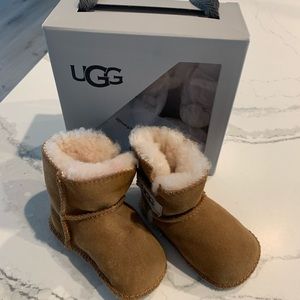 Infant ugg boot size 2 brown SHIPS SAME DAY